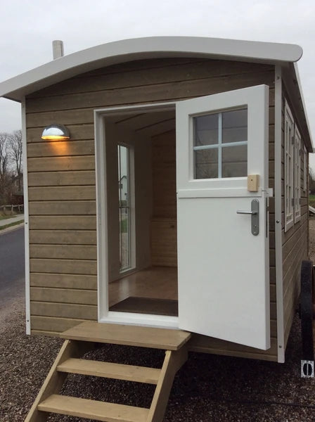 "Luisenlund" saunavogn – dit håndlavede mobile sauna-retræte