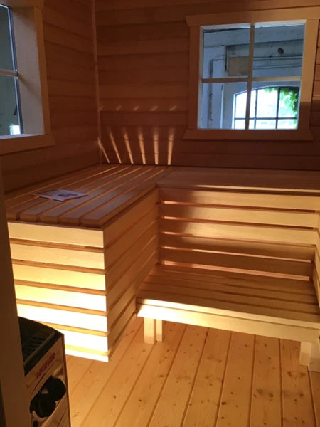 Saunawagen „Schloss Kaarz“ – hochwertige Sauna mit Ruheraum
