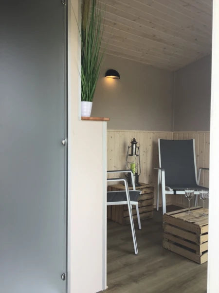 Saunawagen „Schloss Kaarz“ – hochwertige Sauna mit Ruheraum