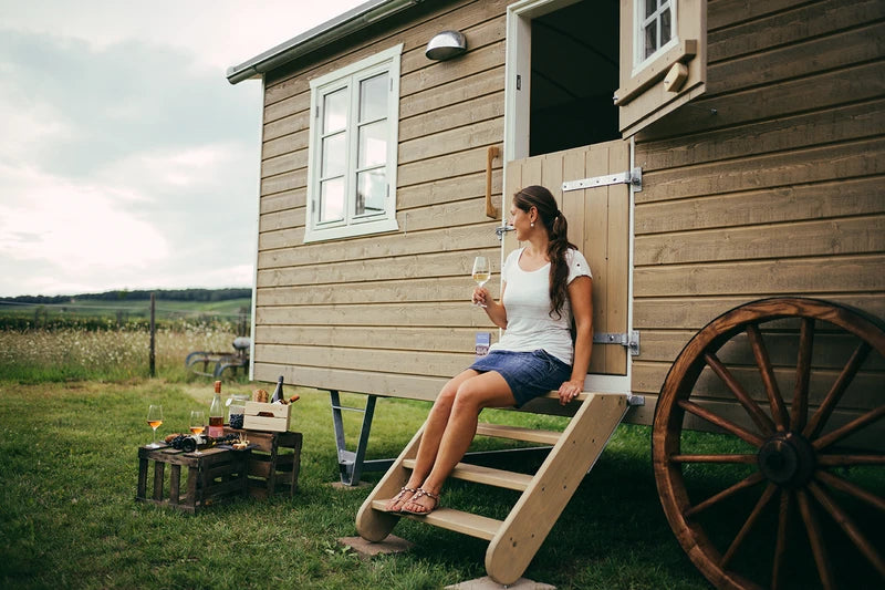 Schäferwagen „Weinschlafwagen“ – Ihr handgefertigtes Tiny House für Weinliebhaber