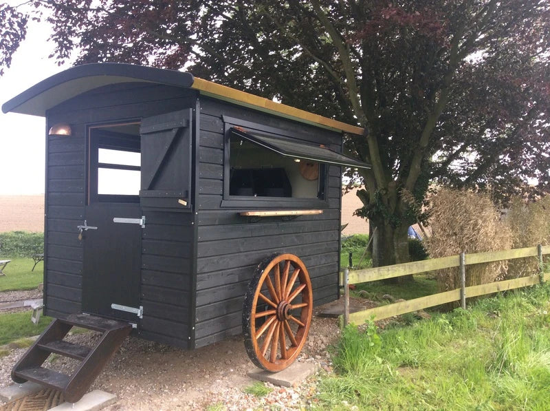 Outdoor-Küche „Steak and more“ – Kulinarische Genüsse im mobilen Genusswagen